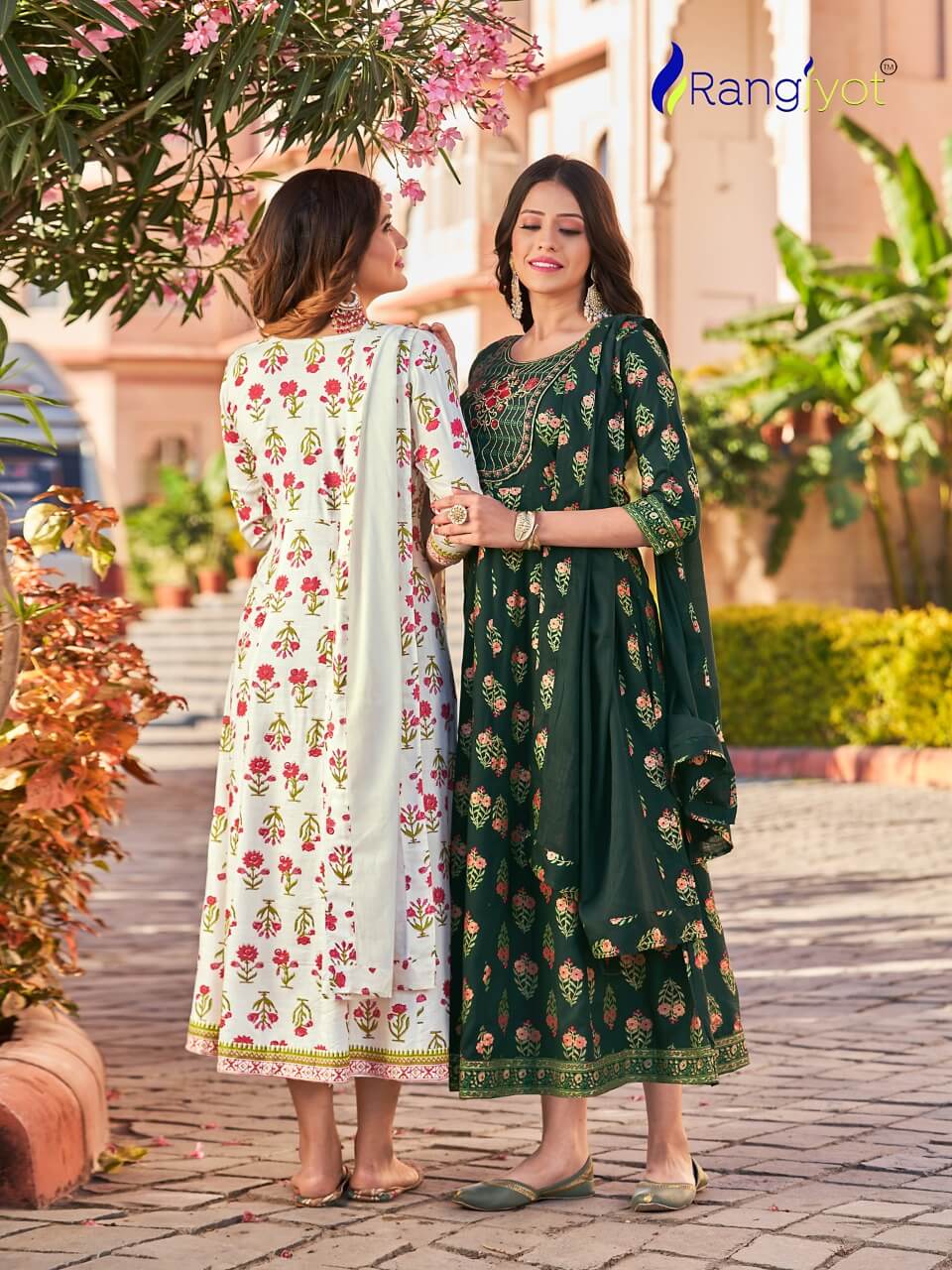 Buy Plus Size Kurta Women Chikankari Big Size Straight Kurta for Women  Lucknawi Chikan Indian Dress, 3XL 4XL 5XL 6XL Ethnic Kurtis, Boho Look  Online in India - Etsy