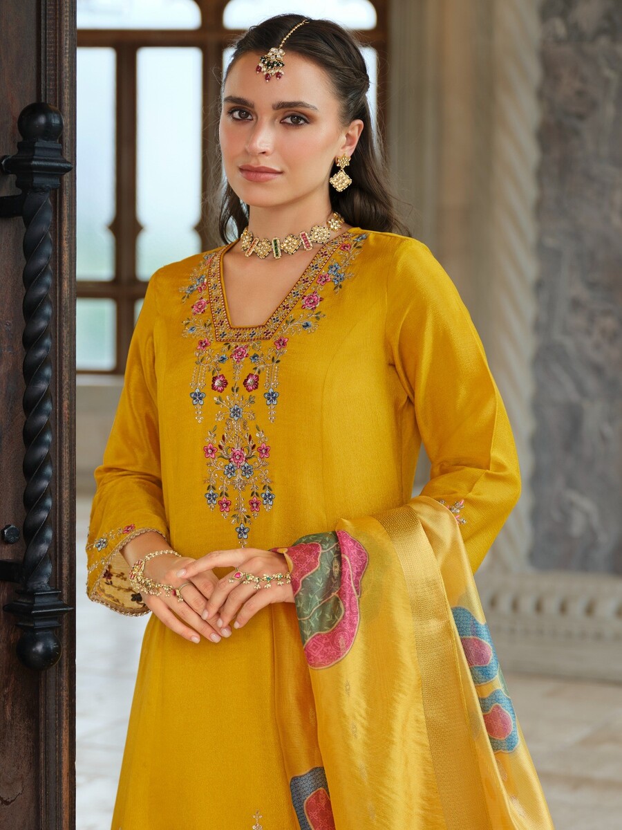 Lily Lali Sarvari Embroidery Salwar Kameez Catalog collection 6